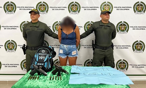 Una Mujer Fue Capturada Con Dos Armas De Fuego Ilegales Policía